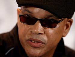 фото - Вирджил Хантер назвал явного фаворита в возможном бою Спенса и Пакьяо