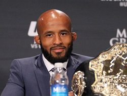 фото - Разгорается скандал: UFC шантажирует Деметриуса Джонсона