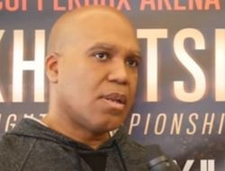 фото - Всё просто: или Головкин дерётся с Деревянченко, или же отдаёт титул — тренер