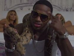 фото - Броунерское движение: боксёр должен денег за обнародование секс-записи