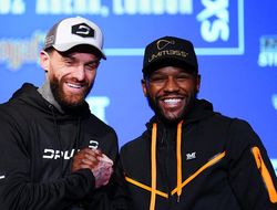 фото - Флойд Мейвезер сравнил себя с богом 