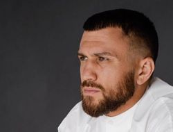 фото - Ломаченко написал Камбососу. Ждёт ответа