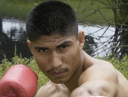 фото - Майки Гарсиа: «Гамбоа хочет получить вдвое больше меня, и потому наш бой под угрозой»