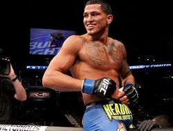 фото - Энтони Петтис возвращается в лёгкий вес на UFC 213: назван соперник