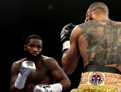 фото - Видео: лучшие моменты боя Эдриена Броунера и Эшли Тиофейна от vRINGe.com