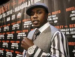 фото - Андре Берто может посягнуть на титулы Брэдли и Бандрейджа