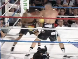 фото - Повторивший рекорд Ломаченко экс-чемпион победил досрочно: видео