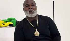 Мейвезер-Пакьяо 2. Джеймс Тони назвал победителя