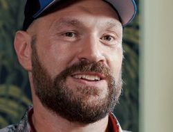 фото - 16 вопросов-ответов Фьюри: о горячих моделях, Торе, страхах, чипсах, зомби и Иисусе