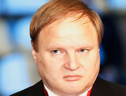 фото - Хрюнов хочет обнулить договор Кличко и Фьюри, а затем купить их бой за $18 млн