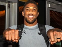 фото - Джошуа собрался «упрощать» с Усиком — и так побеждать