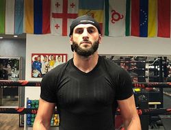 фото - KOld Wars: Али Измайлов ярко удосрочил Руслана Файфера