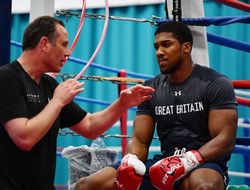 фото - Тренер Джошуа — о том, почему с Уайлдером надо боксировать в Британии