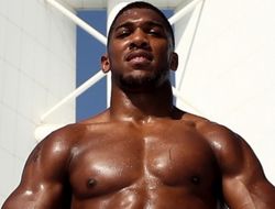 фото - Энтони Джошуа считает, что бой с Уайлдером будет легче, чем с Паркером