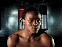 фото - Кассим Оума вернулся с невзрачной победой