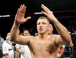 фото - Томашу Адамеку надоело сидеть на пенсии, возобновляет карьеру — СМИ