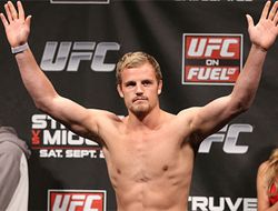 фото - Видео взвешивания UFC Fight Night в Стокгольме: Яковлев, Умалатов, Тайсумов, Тухугов и другие