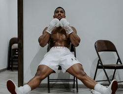 фото - Джошуа спрашивали об Усике и Фьюри. Ответ AJ