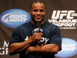 фото - Даниэль Кормье: «Сначала реванш с Джонсом, потом – остальные»