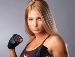 фото - Анастасия Янькова подписана в Bellator