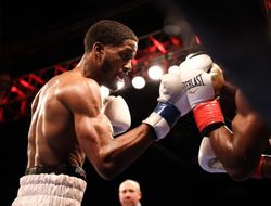 фото - Дебют сына Маркеса, камбэк Холмса, нокаут от Де Лос Сантоса: видео