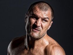 фото - Промоутер Ковалёва: Первым может быть бой с Бетербиевым, а не Биволом