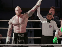 фото - «Тор» Бьёрнссон научился круто боксировать? Мнение антагониста из Британии