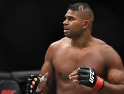 фото - UFC 213: Алистар Оверим победил Фабрисио Вердума