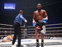 фото - Выставочный бой Мэйуэзера. В СМИ озвучили имя оппонента — это экс-чемпион мира