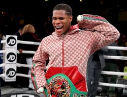 фото - Восстановлен. Девин Хэйни —  чемпион мира по версии WBC