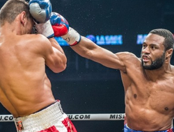 фото - Рой Джонс обвиняет Болонти в симуляции нокаута в бою с Паскалем