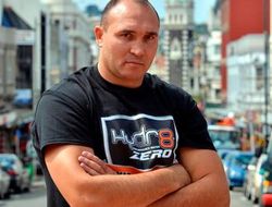 фото - Устинов может отправиться в Новую Зеландию драться с Паркером — СМИ