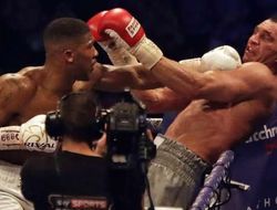 фото - Реакция зрительской толпы на улицах Нигерии на падение Кличко в бою с Джошуа — видео