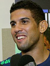 Леонардо Сантос