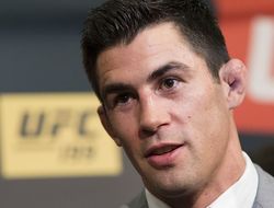 фото - UFC 219: Доминик Крус травмирован, выбывает из боя с Джимми Риверой