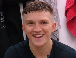 фото - Хэттон отправил сына в нокдаун, и такой — «только маме не говори!»