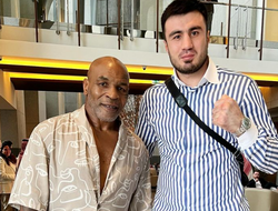 фото - Стало известно, с кем отбоксирует Джалолов на разогреве у Фьюри и Усика