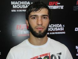 фото - Зубайра Тухугов: Нурмагомедов отберёт у Макгрегора титул в лёгком весе