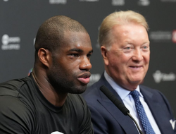 фото - Уоррен оценил вероятность боя Фьюри-Дюбуа