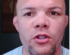 фото - Экс-претендент UFC Смит арестован. Обвиняют в «угрозах террористического характера»
