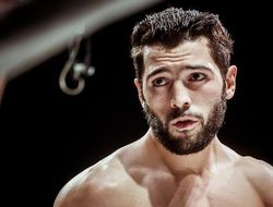 фото - Бой Сондерс–Акавов отложен: россияне нахомутали с документами