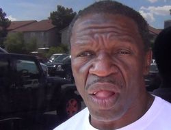 фото - Мэйуэзер не бил женщину: суд снял все обвинения и отпустил отца боксёра