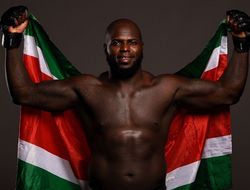 фото - Дрался на футбольном поле, мотал срок, а теперь вырубает всех в UFC. История Розенструйка