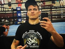 фото - Александр Усик зажигательно отплясывает в зале — видео нового танца