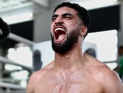 фото - Абдуллаев отказался от боя с Азимом. Его может заменить нокаутёр из США