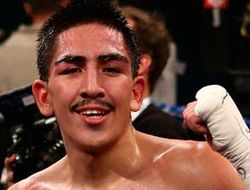 фото - (Результаты + Видео) Лео Санта Крус остановил Александера Муньоса