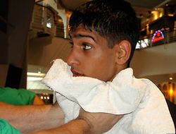 фото - Амир Хан вернется в ринг в поединке с небитым Карлосом Молиной