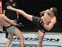 фото - Роберт Уиттакер — Дэррен Тилл: видео лучших моментов боя