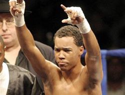 фото - Архенис Мендес уверенно разобрался с ветераном Кассиусом Балойи