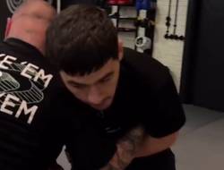 фото - Бивол отрабатывает борьбу, готовясь к реваншу с Бетербиевым: видео